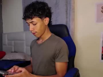 ostin_18hot webcam model stream image
