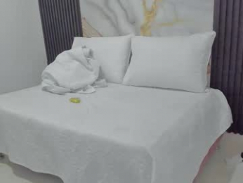 azul_honey webcam model stream image
