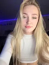 Good__Girl_ webcam stripchat model stream image