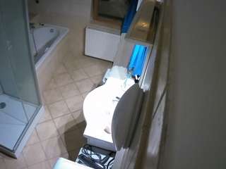 voyeurcam-julmodels-bath-2nd-2 webcam camsoda model stream image