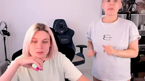 hotblonds webcam model stream image