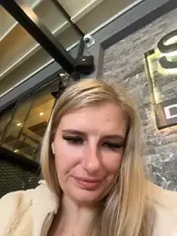 Betsy webcam model stream image