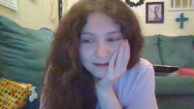 QueenCrimson webcam model stream image