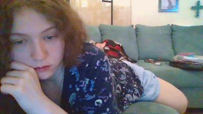 QueenCrimson webcam model stream image