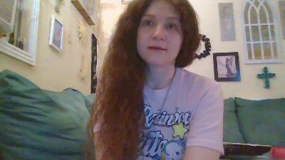 QueenCrimson webcam model stream image