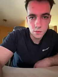 Raveman webcam model stream image