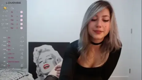 PlayfulApril webcam model stream image