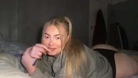 EllaSmithxox webcam model stream image