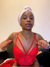 Go_Meg webcam model stream image