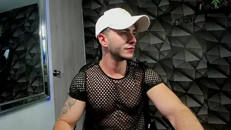 Latino_stud4u webcam model stream image