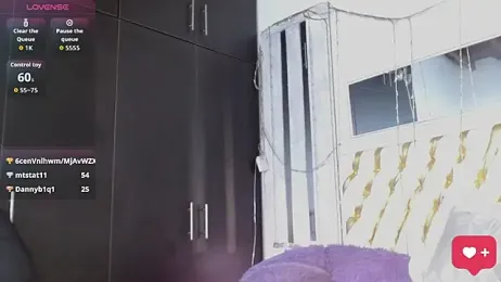 ian_smith_ webcam model stream image