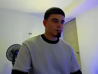 kevinnewspace_ webcam model stream image