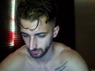Elliot Watson webcam model stream image