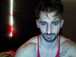 Elliot Watson webcam model stream image