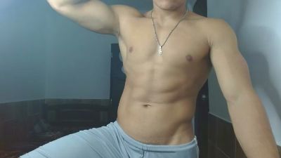 TylerGolt823 webcam model stream image
