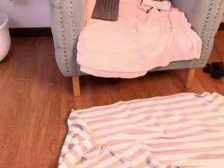 sillymora webcam model stream image