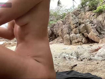 -Lucy- webcam model stream image
