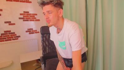 AsheerLong webcam model stream image