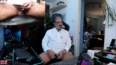 OnlineBossUK webcam model stream image