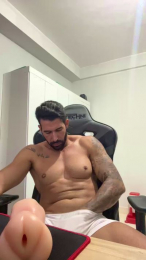 Saradoalto23 webcam model stream image