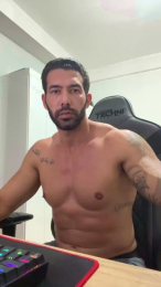 Saradoalto23 webcam model stream image