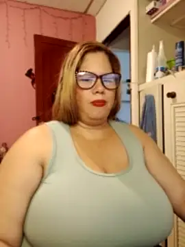 EllisW8 webcam model stream image