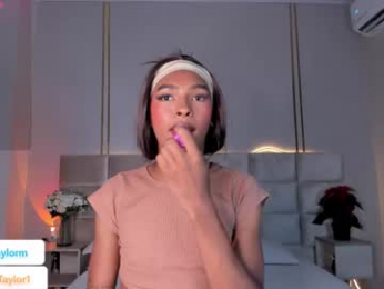 daisytaylor_ webcam model stream image