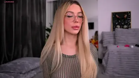 KylieJoyce webcam stripchat model stream image