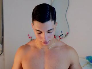 Troye Williams webcam model stream image