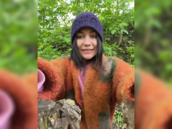 Love69me webcam model stream image