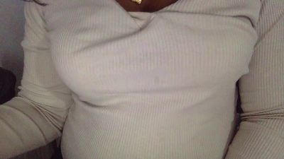 StrengeScarlet webcam model stream image