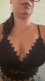 Madlen_ webcam model stream image