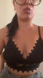 Madlen_ webcam model stream image