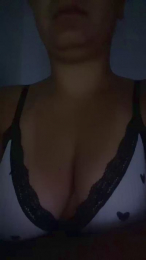 Madlen_ webcam model stream image