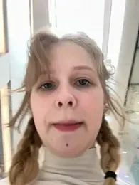 julie-bae webcam model stream image