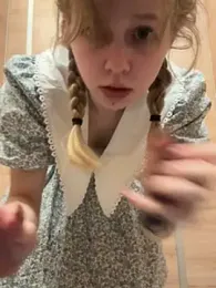 julie-bae webcam model stream image