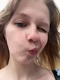 julie-bae webcam model stream image