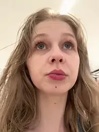 julie-bae webcam model stream image