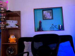 Camila Lewis webcam model stream image