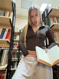 Liza_risky webcam model stream image