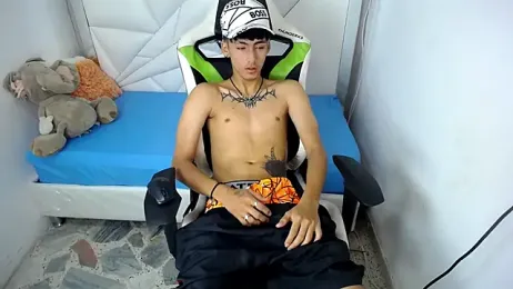 yiisu_ webcam model stream image
