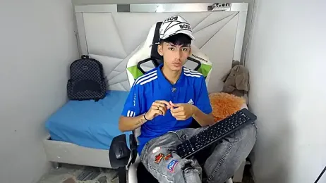 yiisu_ webcam model stream image
