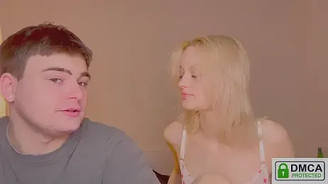 your_molly_mark_ webcam model stream image