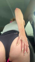 Aurbeaureal webcam model stream image