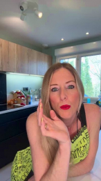 Aurbeaureal webcam model stream image