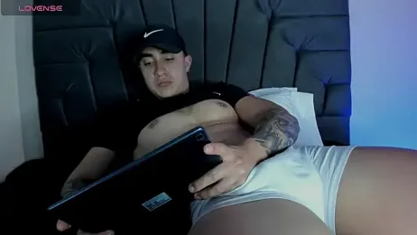 Leoknight webcam model stream image