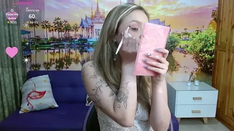 Alyy_cute webcam model stream image