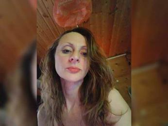 Lizzzo webcam bongacams model stream image