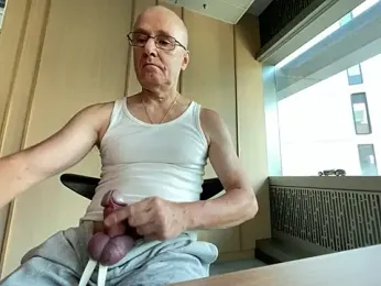 TKSnoopy7 webcam model stream image