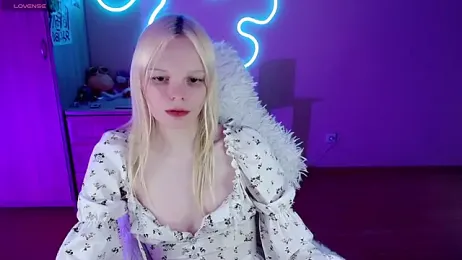 Emily_Nyaffee webcam model stream image